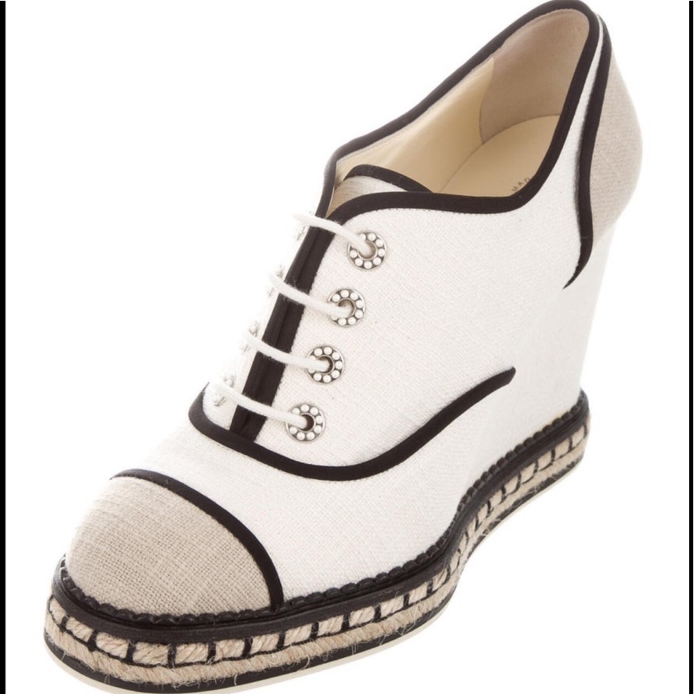 Chanel shoes - Picture 3 of 4